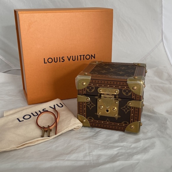 LOUIS Vuitton Monogram Watch/Bracelet Jewelry Trunk - Picture 13 of 16